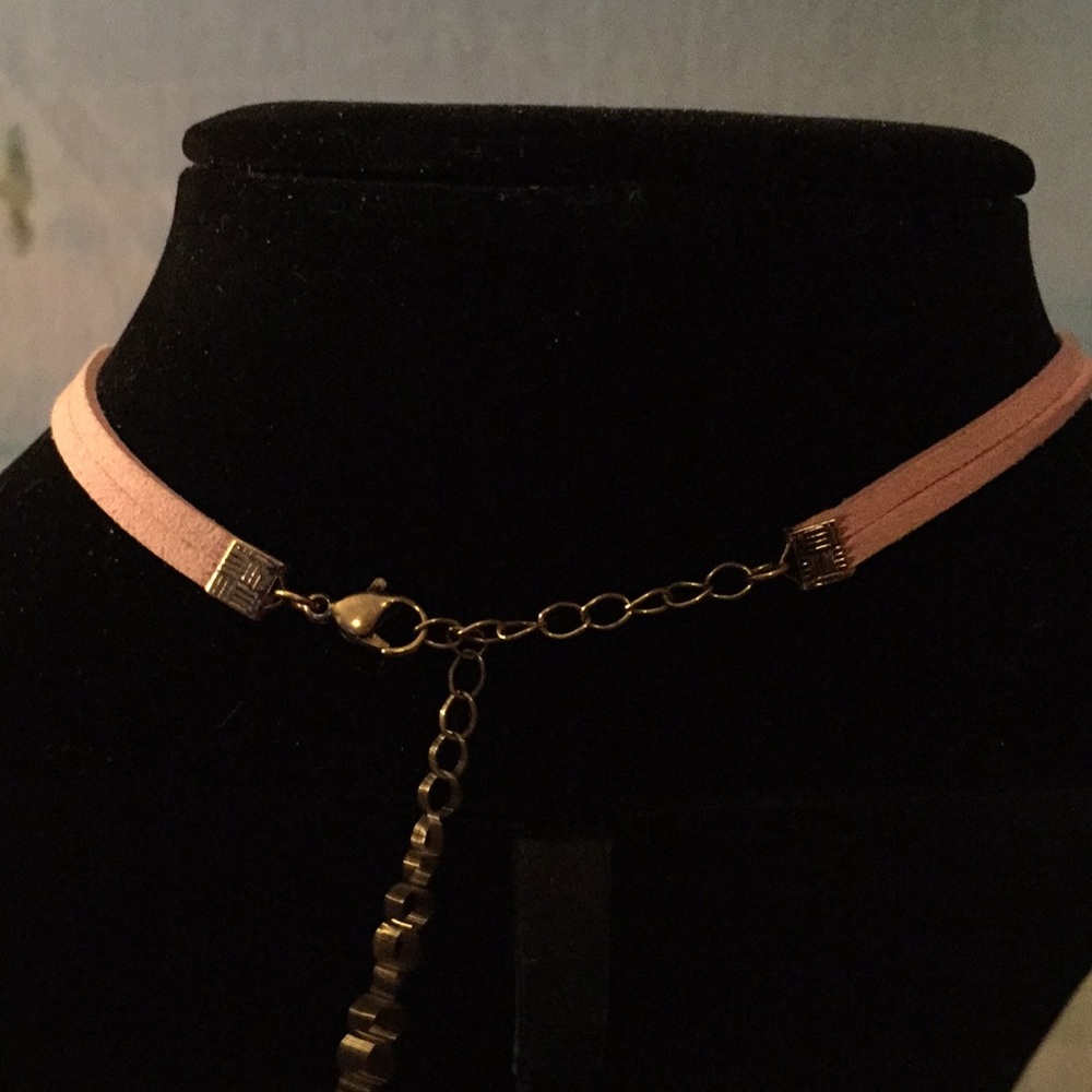 Flower Chocker Necklace - Picture 3 of 5